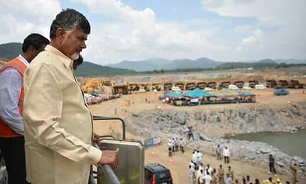 పోలవరం ప్రాజెక్టు పనులను పరిశీలించిన చంద్రబాబు