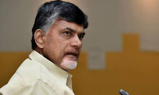 నది ఒడ్డున కుప్పలు తెప్పలుగా “ఆధార్” కార్డ్స్.. తమిళనాట కలకలం