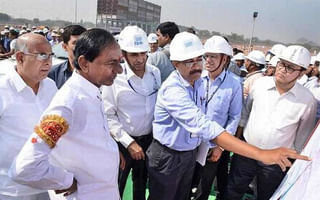 మెడలో రుద్రాక్షలు.. సరికొత్త వేషధారణలో మోదీ