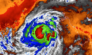 అల్లకల్లోలంగా ఫొని.. సహాయక చర్యలు ముమ్మరం..