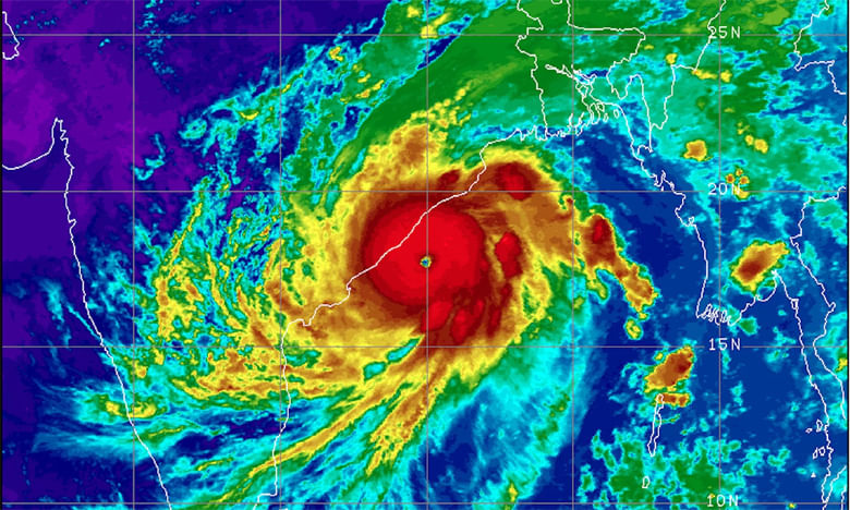 'ఫొని' తుఫాను ప్రభావం... ఇద్దరి మృతి