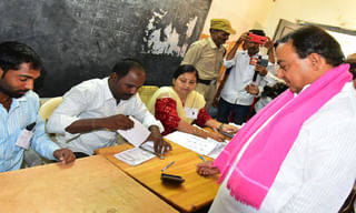 మండుతున్న ఎండలు.. బయట తిరిగితే అంతే సంగతులు