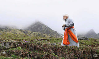 మోదీ యాత్రపై ప్రచారార్భాటం.. కోడ్ ఉల్లంఘనే: దీదీ