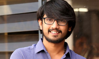 ఎయిర్‌పోర్ట్ అధికారుల్లారా.. మేల్కోండి: రితేష్ దేశ్‌ముఖ్ సూచన