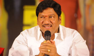 ప్రైవేట్ ట్రావెల్ బస్సు దగ్ధం.. త్రుటిలో తప్పిన ఘోర ప్రమాదం