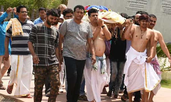 హాస్యనటుడు రాళ్లపల్లి అంత్యక్రియలు పూర్తి..