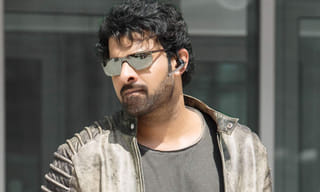 అద్దం పగిలింది … పోస్టర్ అదిరింది