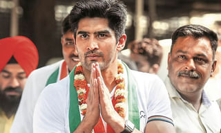 రెండేళ్ల పాపను కబళించిన బొమ్మ