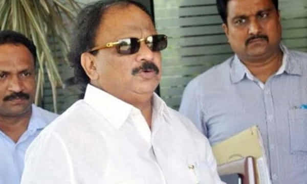 కర్ణాటక కాంగ్రెస్ ఎమ్మెల్యేపై సస్పెన్షన్ వేటు