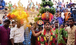 బోయిన్‌పల్లిలో 8వేల కిలోల వెండి పట్టివేత