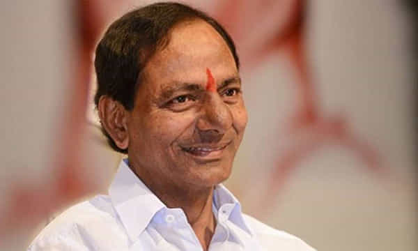 విజయవాడ చేరుకున్న కేసీఆర్..వైసీపీ నేతల సాదర స్వాగతం