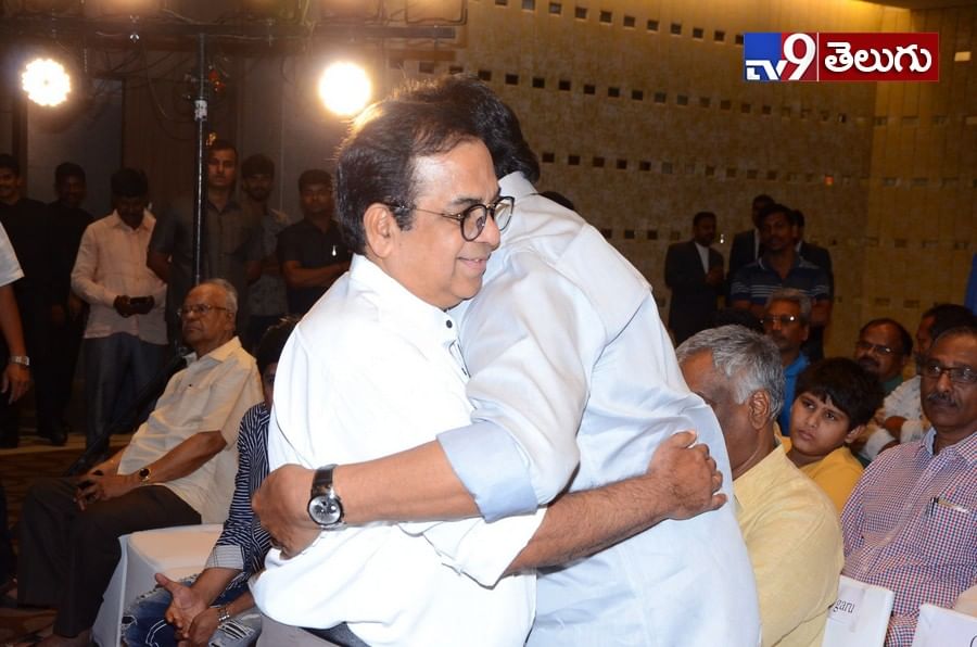 ‘ఎస్.వి.రంగా రావు’ బుక్ లాచింగ్ చేసిన మెగా స్టార్ చిరంజీవి ఫొటోస్