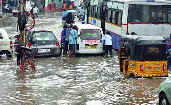 హైదరాబాద్లో భారీ వర్షం