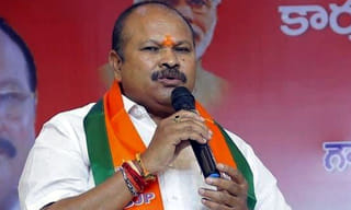 మాజీ డీజీపీకి కోర్టు వారెంట్!