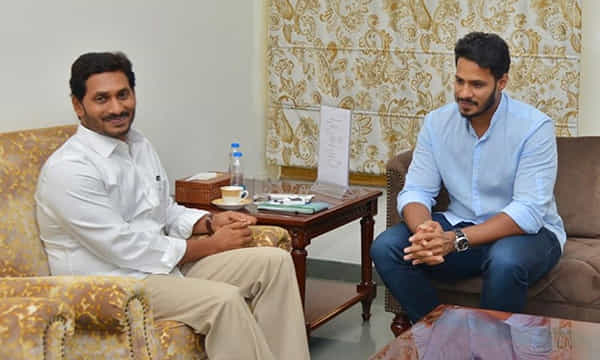 జగనన్నే మాలాంటి వారికి స్ఫూర్తి- నిఖిల్ గౌడ