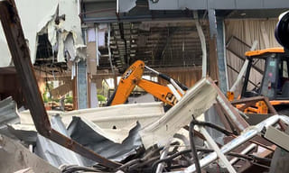 సంచలనం రేపుతున్న ప్రజావేదిక కూల్చివేత..!