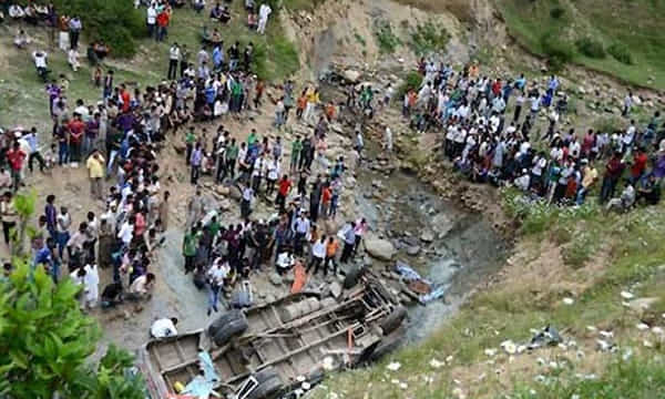 జమ్మూకాశ్మీర్లో ఘోర రోడ్డు ప్రమాదం..
