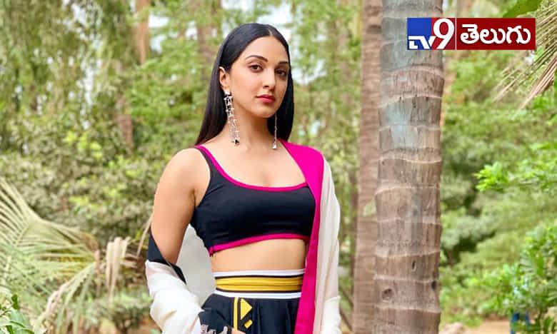 బాలీవుడ్ లో వరుస సినిమాలతో దూకుడు మీదున్న కియరా అద్వానీని మళ్ళీ టాలీవుడ్ కి తీసుకురావాలని చూస్తుంది.