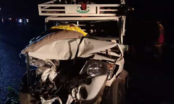 రెండు వ్యాన్లు ఢీ.. ఐదుగురు మృతి