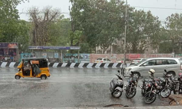 ఎన్నాళ్లో వేచిన ఉదయం.. చెన్నైలో వర్షాలు