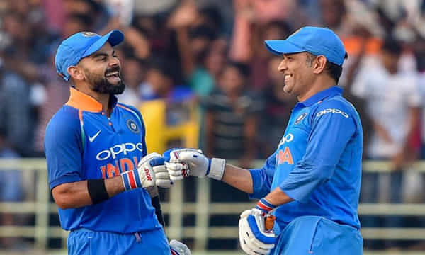 ధోనీ ఉండటం మాకో వరం: కోహ్లీ