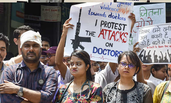 ఈ నెల 17న దేశ వ్యాప్త సమ్మెకు దిగనున్న వైద్యులు