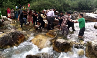 బీజేపీలో టీడీపీ ఎంపీల చేరిక వెనక బాబు హస్తం..?