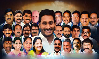 పంచె కట్టులో ప్రధాని..గురువాయుర్ ఆలయంలో పూజలు