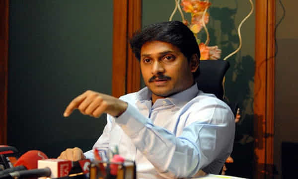 ఏపీలో గ్రామ వాలంటీర్ల ఉద్యోగాలకు నోటిఫికేషన్..