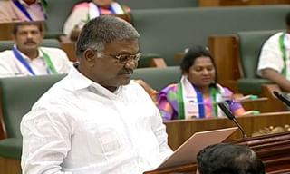 లాభాలతో ప్రారంభమైన స్టాక్ మార్కెట్లు