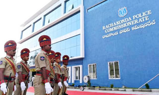 మోదీ-మైక్ మధ్య భేటీ.. విభేదాలకిక స్వస్తి !