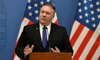 హాంకాంగ్ లో జన సముద్రం… పోలీసులతో ఘర్షణలు.. అంతా ఉద్రిక్తం !