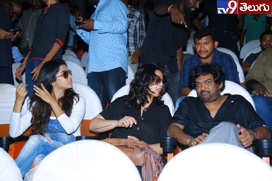 సుదర్శన్‌ థియేటర్‌ లొ ‘ఇస్మార్ట్‌ శంకర్‌’ బృందం సందడి