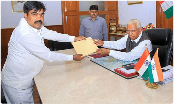 బీజేపీకి జై కొట్టిన ఇద్దరు స్వతంత్రులు