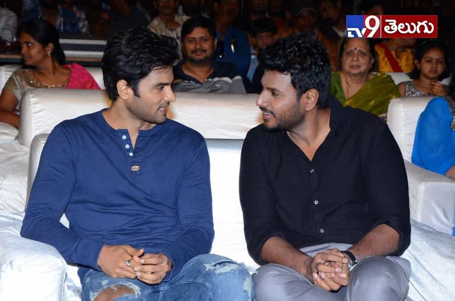 యువ హీరోల కలయిక “నిను వీడని నీడను నేనె” ఫంక్షన్ లొ