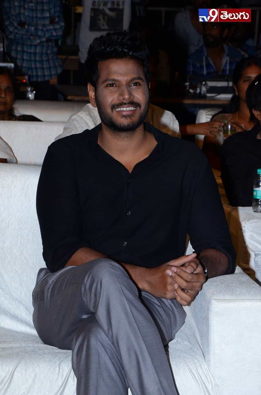 యువ హీరోల కలయిక “నిను వీడని నీడను నేనె” ఫంక్షన్ లొ