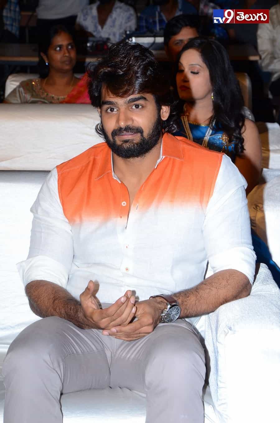 యువ హీరోల కలయిక “నిను వీడని నీడను నేనె” ఫంక్షన్ లొ