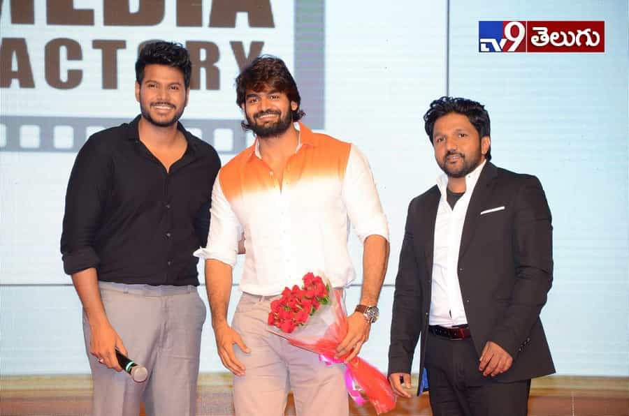 యువ హీరోల కలయిక “నిను వీడని నీడను నేనె” ఫంక్షన్ లొ