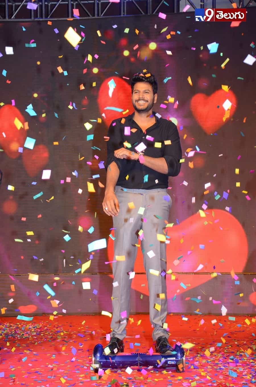 యువ హీరోల కలయిక “నిను వీడని నీడను నేనె” ఫంక్షన్ లొ