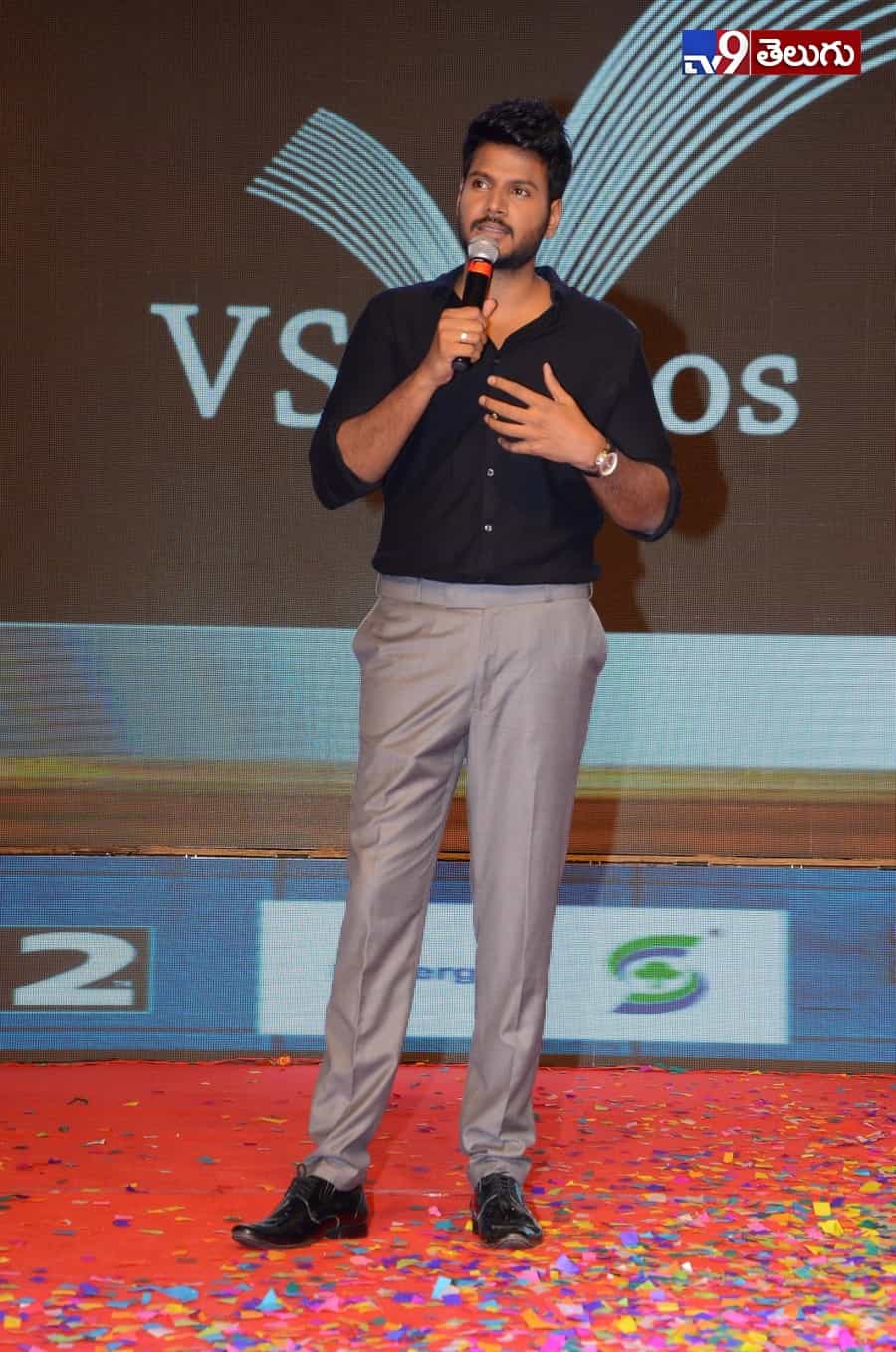 యువ హీరోల కలయిక “నిను వీడని నీడను నేనె” ఫంక్షన్ లొ