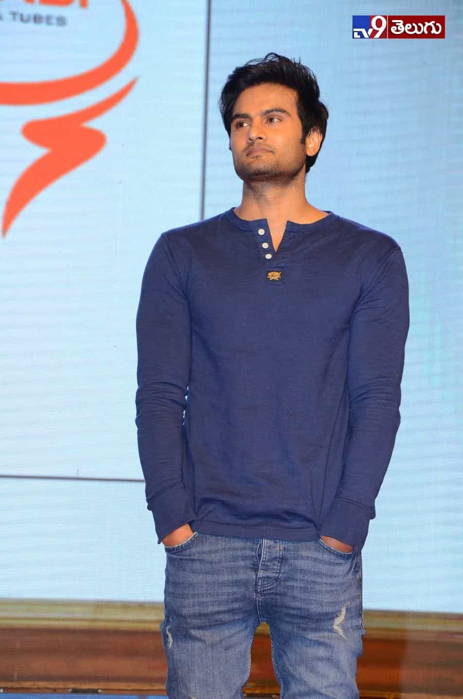 యువ హీరోల కలయిక “నిను వీడని నీడను నేనె” ఫంక్షన్ లొ