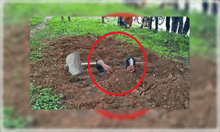 ఇద్దరమ్మాయిల పెళ్లి.. వారణాసిలో వింత