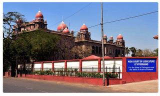 గోల్కొండ పోలీస్ స్టేషన్‌కు జీహెచ్‌ఎంసీ ఫైన్