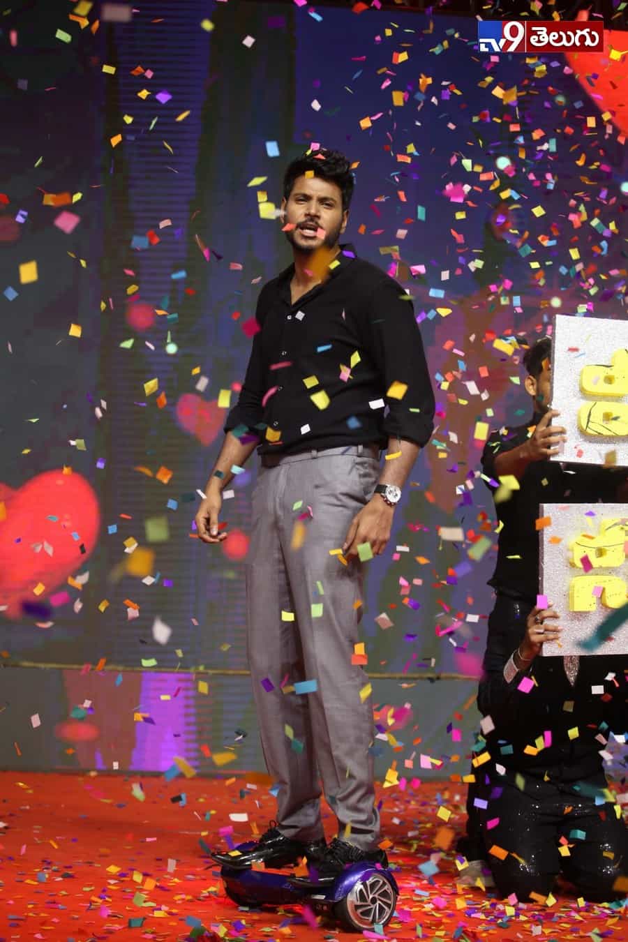 యువ హీరోల కలయిక “నిను వీడని నీడను నేనె” ఫంక్షన్ లొ