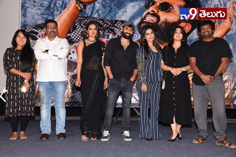 “ఇస్మార్ట్ శంకర్” ప్రీ రిలీజ్ ఈవెంట్ ఫొటోస్