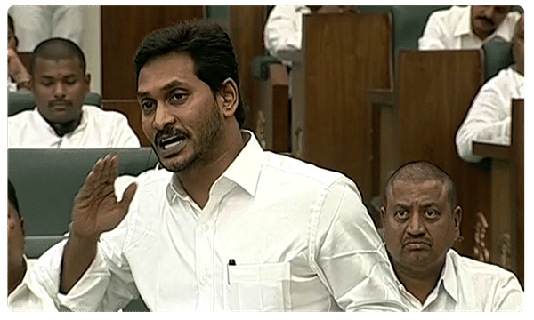 సున్నా వడ్డీ రుణాలపై సభలో రచ్చ