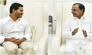 ముంబై చేరిన  ‘ కర్ణాటక డ్రామా ‘.. పోలీసులతో మంత్రి శివకుమార్ వాగ్వాదం