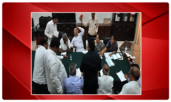 కర్ణాటక సంక్షోభంలో క్షణక్షణం