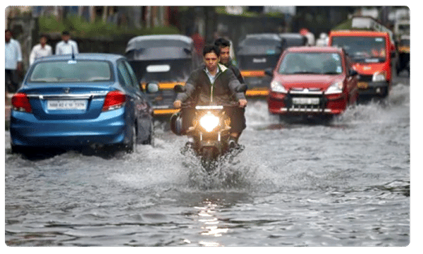ముంబైని ముంచెత్తుతున్న భారీ వర్షాలు.. రెడ్ అలర్ట్ జారీ