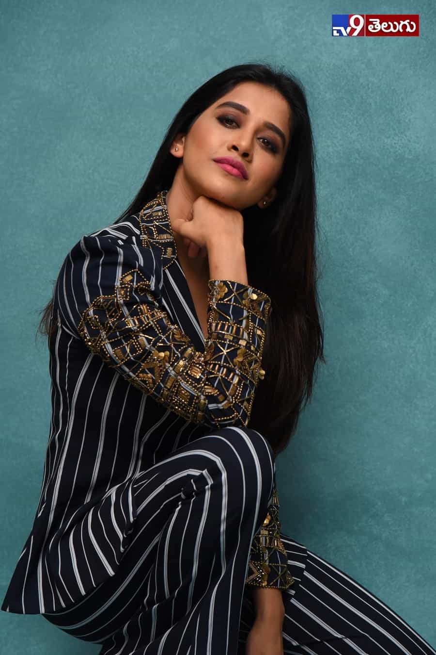 ‘నభా నటేష్’ అందం.. దిమాక్ ఖరాబ్